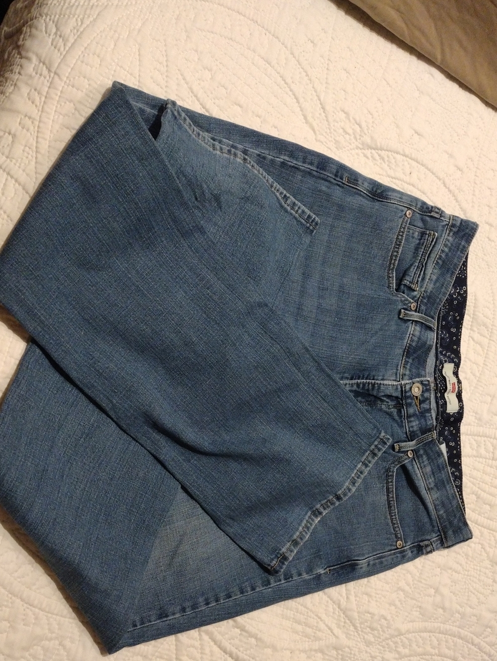 Levi's Women's Medium Blue Straight-Leg Jeans